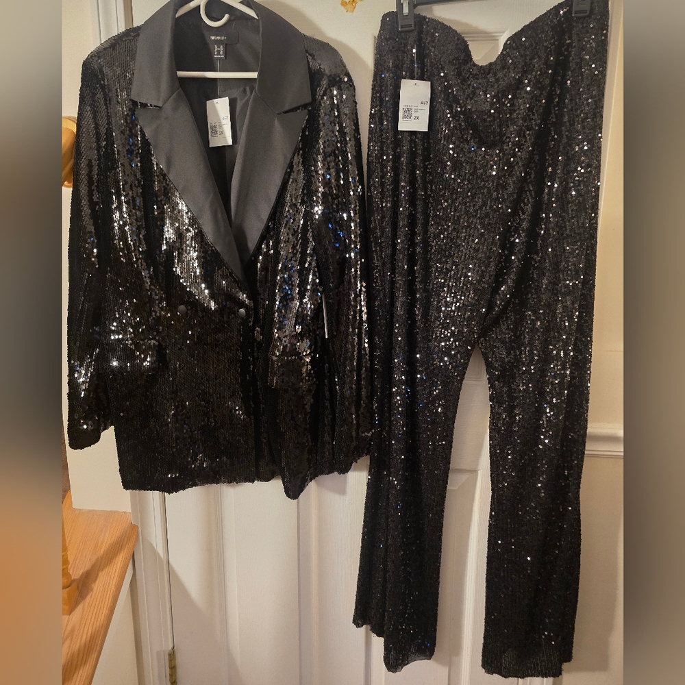 Beautiful Black Sequined Pantsuit NWT  Forever 21